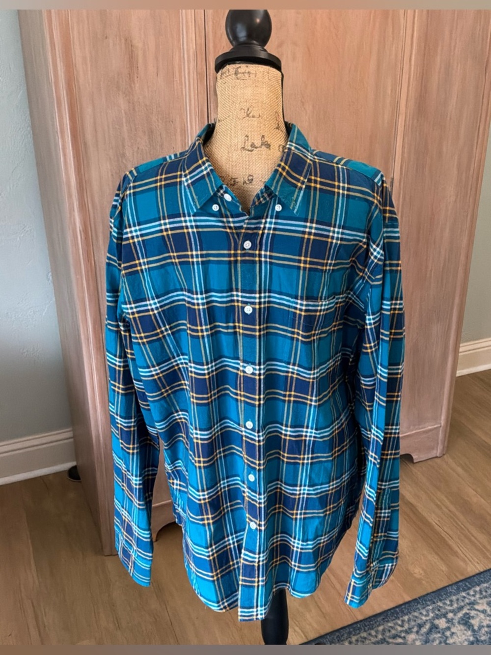 Men’s J. Crew blue plaid Oxford button up shirt XL